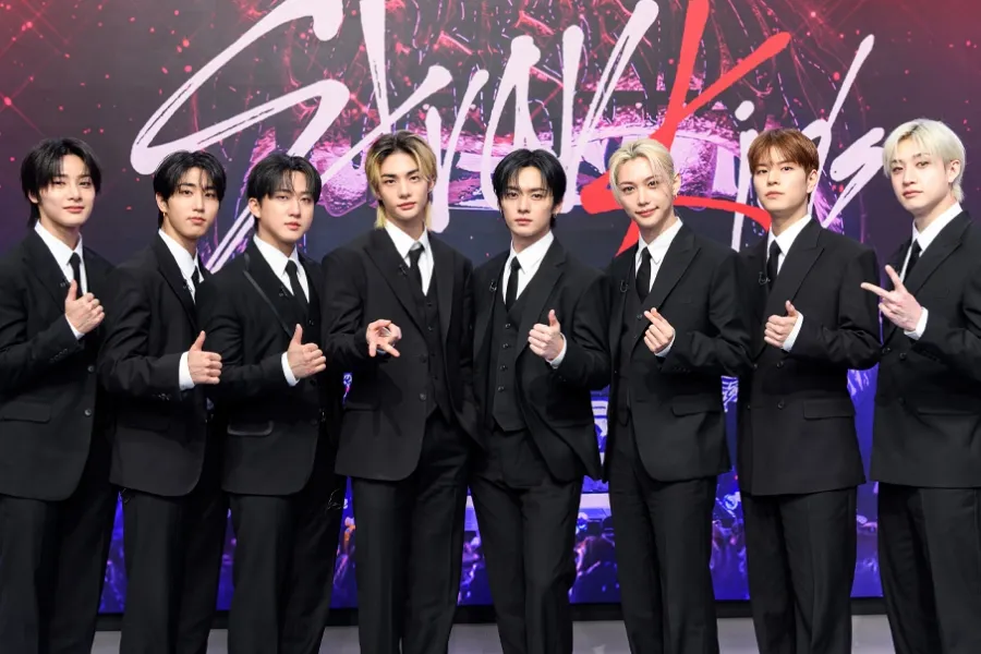 "KARMA" Becomes Stray Kids' Longest-Charting Album On Billboard 200 As "DO IT" Remains In Top 20