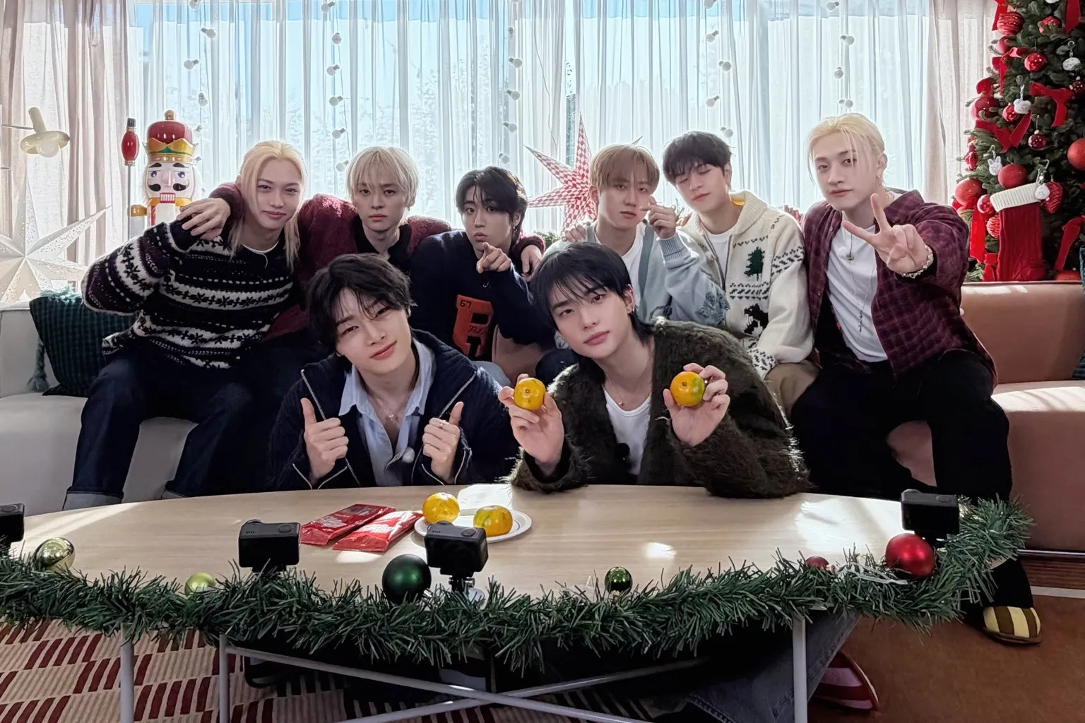 Stray Kids' "DO IT" Remains In Top 30 Of Billboard 200 + "KARMA" Becomes Their 1st Album To Chart For 18 Weeks